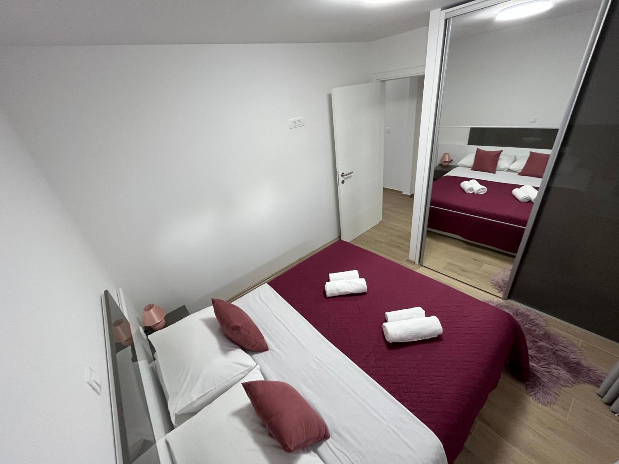 Apartments Ivana Светі Филип-і-Яков Номер фото