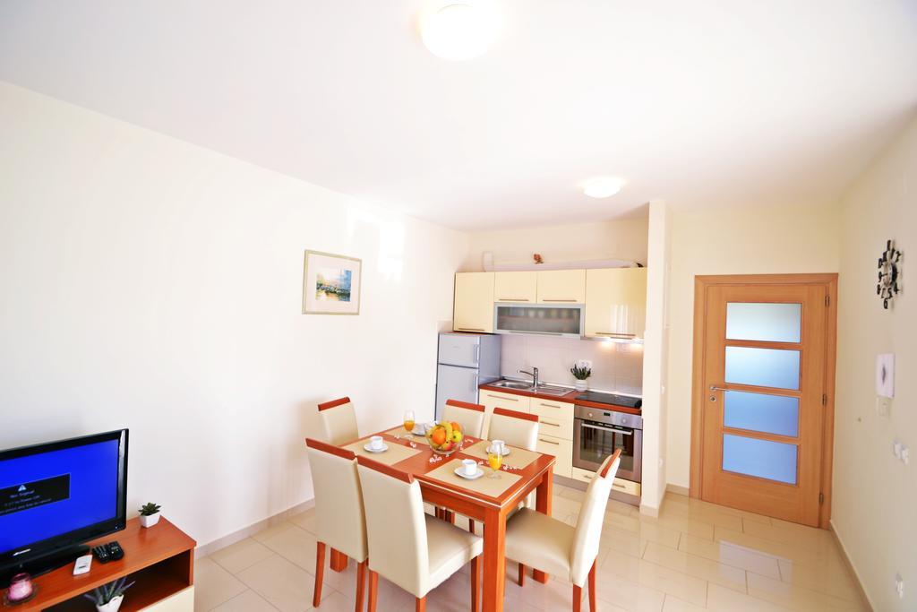 Apartments Ivana Светі Филип-і-Яков Екстер'єр фото