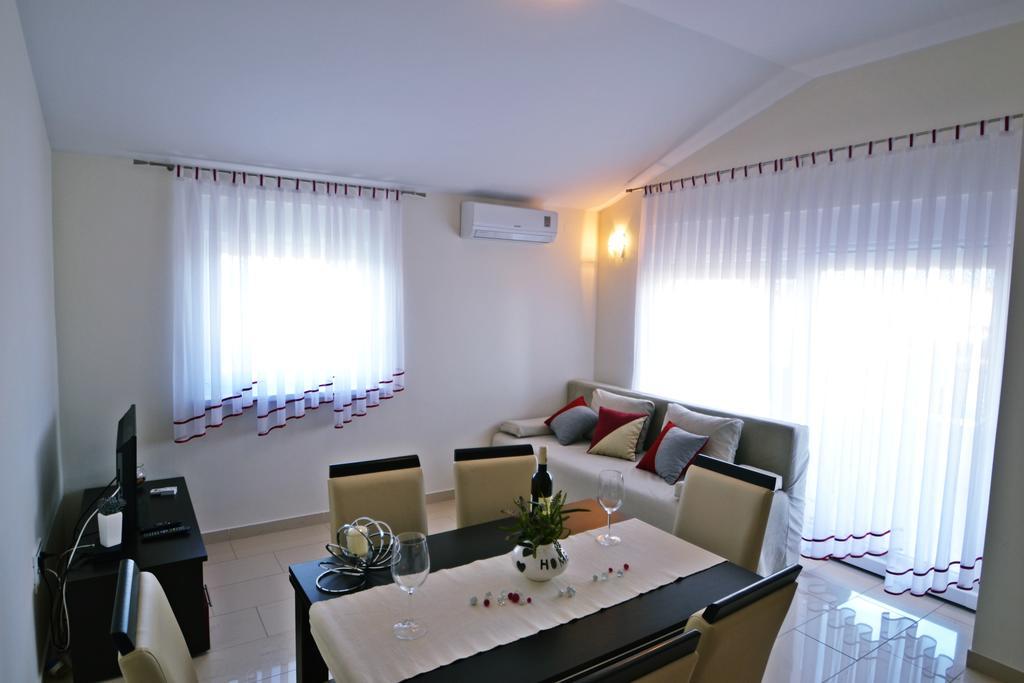 Apartments Ivana Светі Филип-і-Яков Екстер'єр фото
