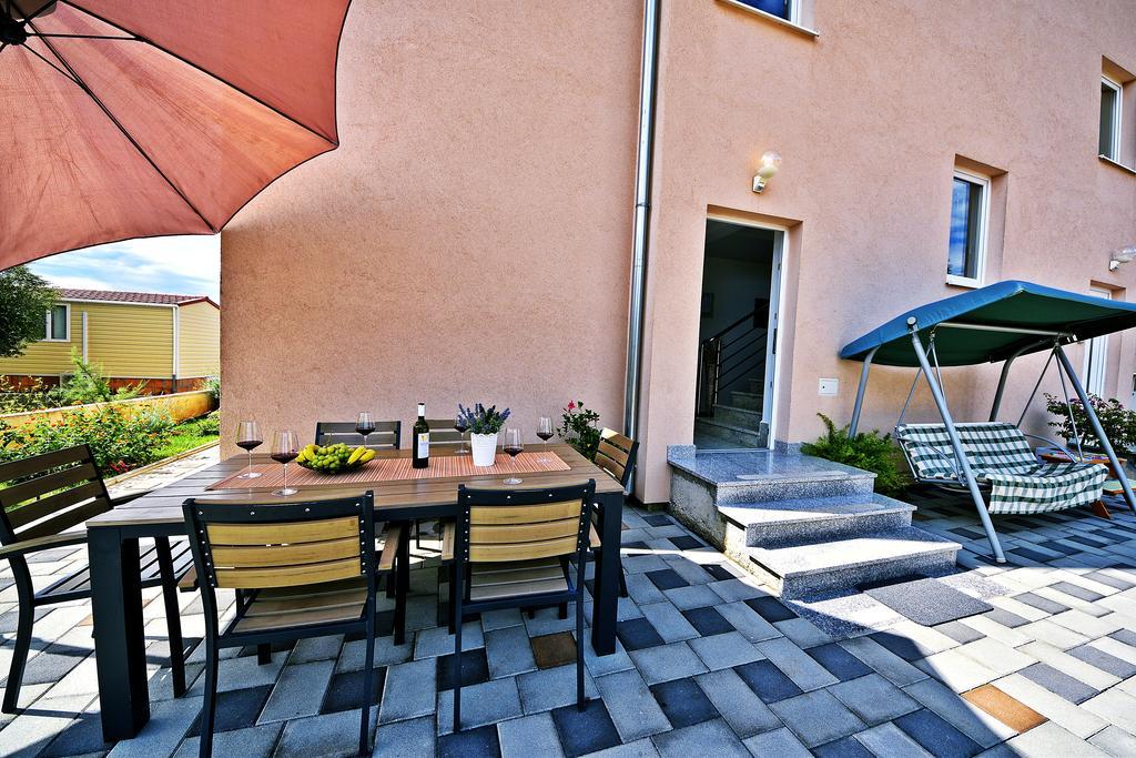 Apartments Ivana Светі Филип-і-Яков Екстер'єр фото